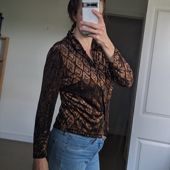 Vintage copper metallic shirt, sheer on the black part of the pattern -stunning! - Picture 2 of 10